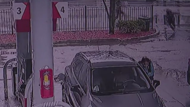 Chicago's Arab gas station owners say city trying to close them down over violence