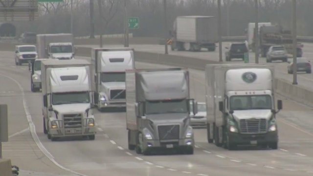 Rising diesel prices clobbering Illinois trucking companies