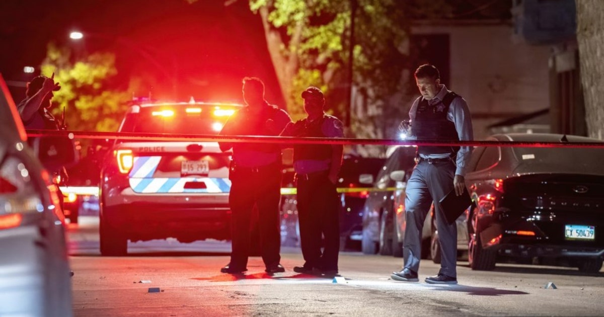 6 killed, Chicago police officer, 2 children among 27 others wounded in ...