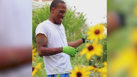 Chicago flower farm employs at-risk youth