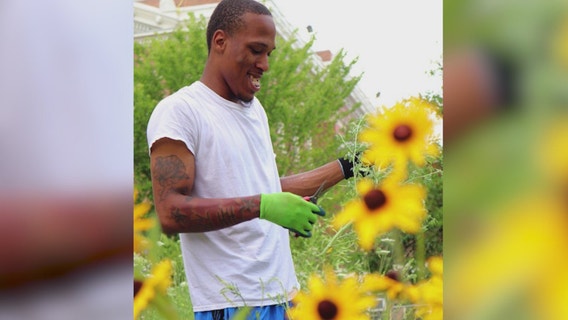 Chicago flower farm employs at-risk youth