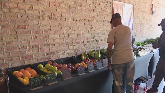 Pop-up grocery store serving West Garfield Park's food desert