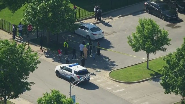 14-year-old boy among 4 shot on Chicago's South Side: police