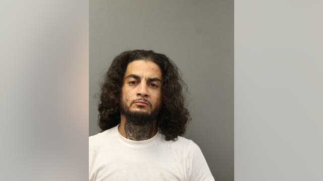 Chicago man and convicted felon charged with machete robberies: police