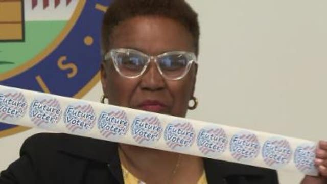 Chicago high school students lead 'Parade to the Polls' to cast early ballots