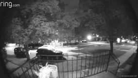 Ring video captures moment off-duty Chicago cop was shot in Beverly