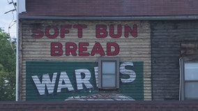 'Ghost signs' in Lake View reveal part of Chicago history rarely seen