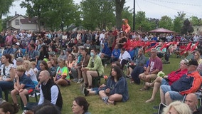 Community gathers to honor Highland Park parade shooting victims