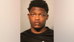 Chicago man, 20, charged with two aggravated robberies this weekend