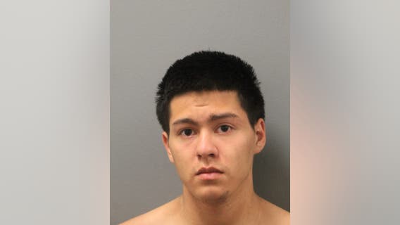 Chicago man arrested moments after fatally shooting 17-year-old girl: police