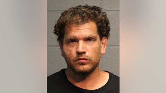 Man charged with hitting Chicago police officer in the face