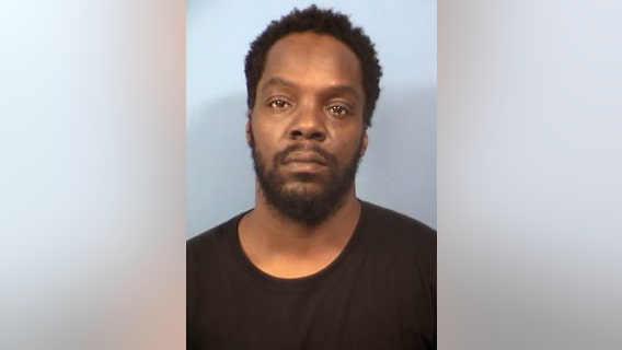 Felon convicted of shooting Aurora detective in 2002 facing new weapons charges