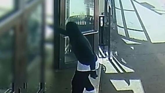 Video shows suspect fatally shoot man at CTA Red Line Station on Chicago's South Side