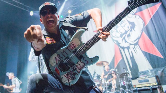 Rage Against the Machine’s Tom Morello accidentally tackled by security during concert
