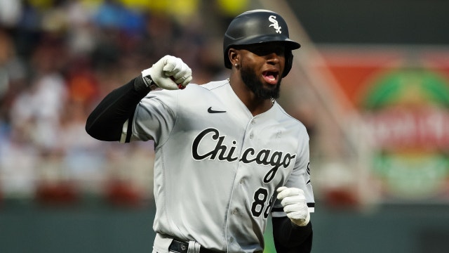 White Sox give Robert more room to work on his adjustments at the plate