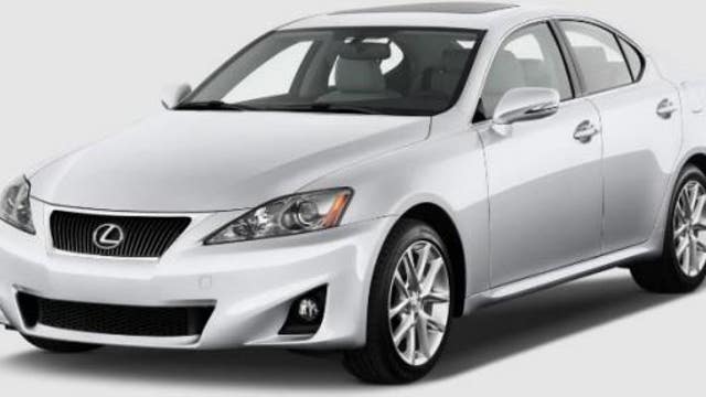 Driver sought who caused fatal crash in Bronzeville