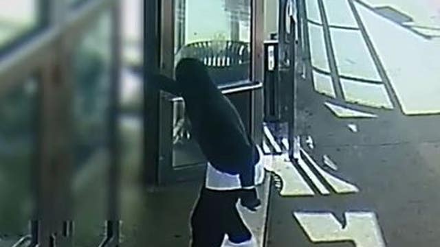 Video shows suspect fatally shoot man at CTA Red Line Station on Chicago's South Side