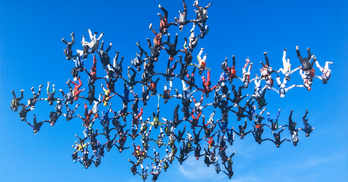 SKYDIVING-RECORD.jpg?ve=1&tl=1