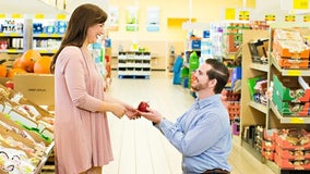 ALDI wedding: Engaged couples have a chance to say ‘I do’ in Chicago-area supermarket