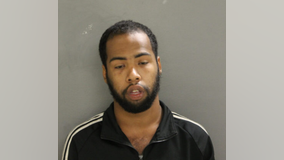 Country Club Hills man charged after bringing guns on CTA