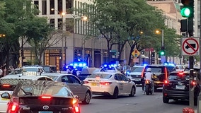 Chicago police investigate smash-and-grab at Mac store on Mag Mile