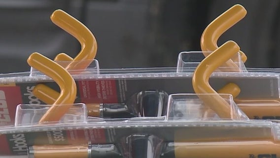 Aurora police to receive steering wheel locks from Hyundai, will disperse them to help curb auto thefts