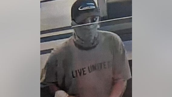 Chicago FBI seeks Bridgeview bank robbery suspect