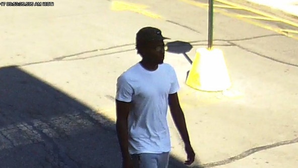 New photos show man suspected of trying to kidnap girl near grocery store in West Rogers Park