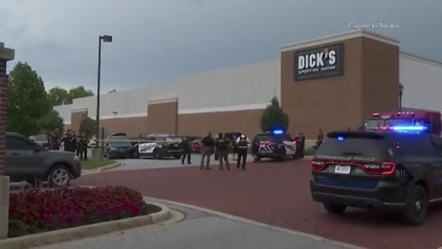Robbery suspect shot outside Dick's Sporting Goods in Schererville; 3 suspects taken into custody