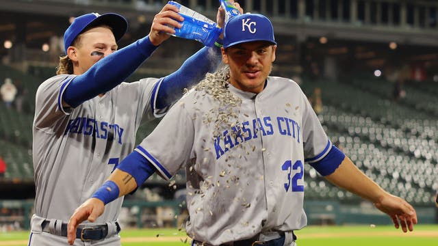 Royals hand freefalling White Sox 5th straight loss