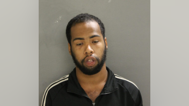 Country Club Hills man charged after bringing guns on CTA