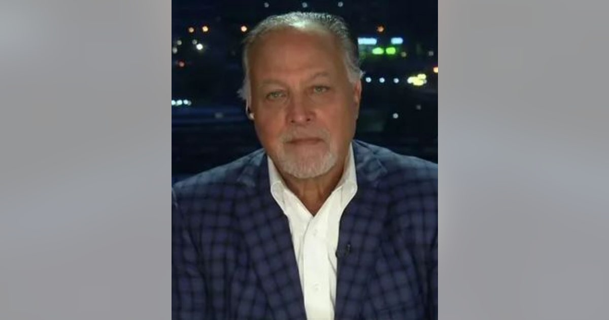 Burr Ridge mayor fires back at Lightfoot, Pritzker after migrants were ...