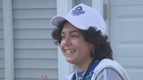 Suburban teen receives surprise of a lifetime from Chicago Bears