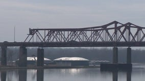 Construction resumes on I-80 in Joliet