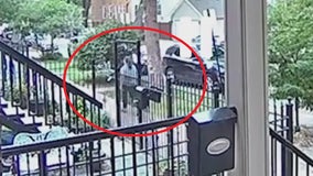 Ring video shows woman robbed at gunpoint on Chicago's North Side