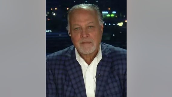 Burr Ridge mayor fires back at Lightfoot, Pritzker after migrants were secretly bussed to his village