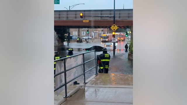 Severe flooding on Chicago's North Side, video shows cars submerged