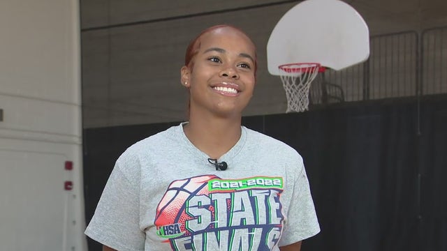 Chicago basketball player first high school athlete in Illinois to sign NIL deal