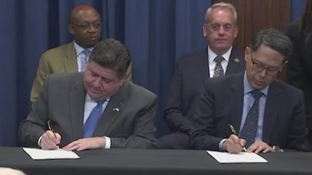 Illinois cuts billion-dollar deal to sell soybeans, corn to Taiwan