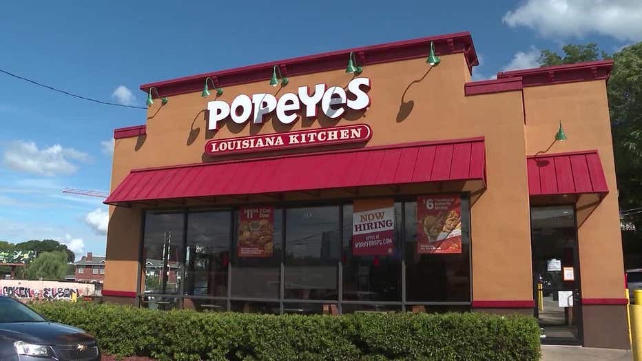 P-POPEYES-COPS-CALLED-6A-_00.00.49.10.jpg