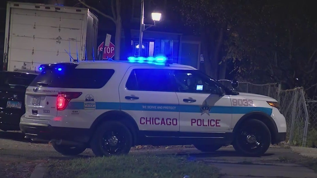Man killed in late-night Chicago shootout, police say