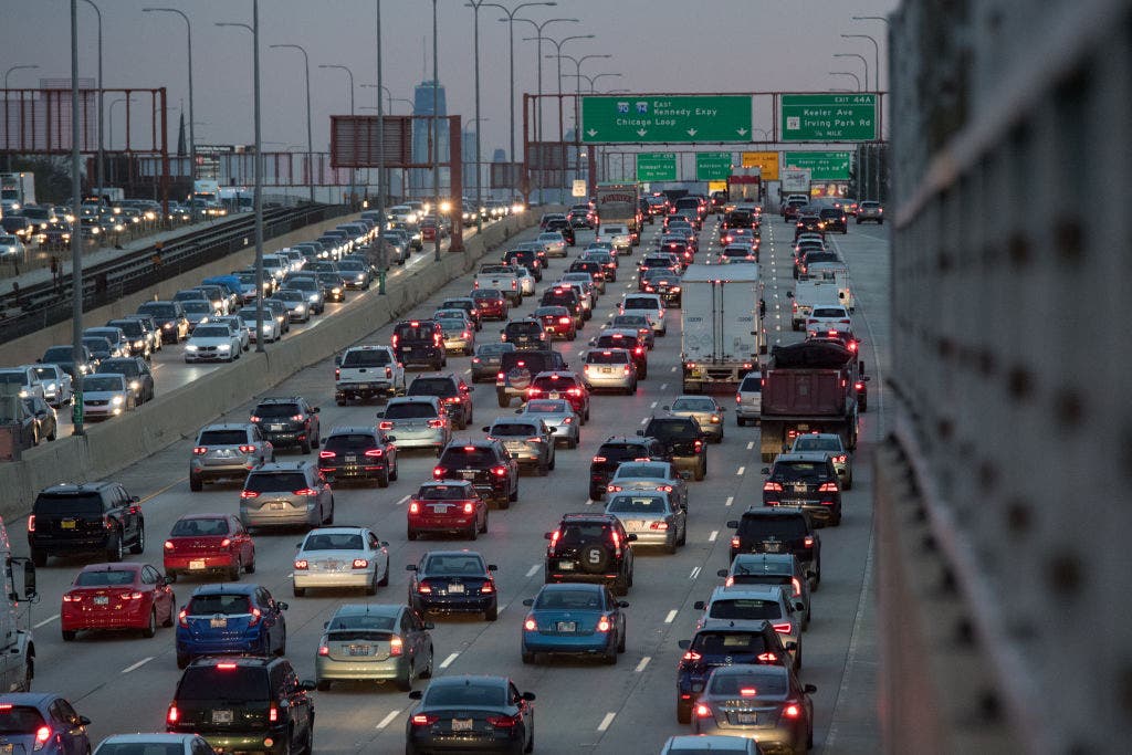 Illinois Tollway proposes toll hike to fund $26.5 billion road program