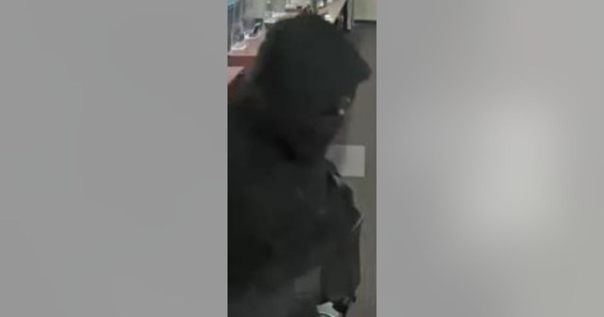 Man armed with gun robs U.S. Bank in Oak Lawn: FBI | FOX 32 Chicago
