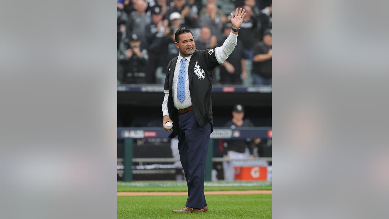 Report: White Sox to interview Ozzie Guillen for manager's job