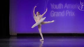 Hundreds of dancers compete for ballet scholarships in Chicago area