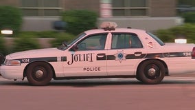 3 shot in Joliet apartment complex