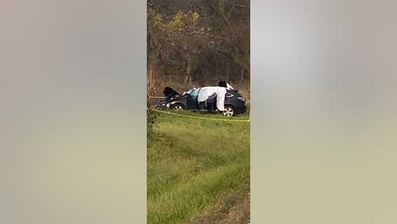 2 siblings riding in SUV die in school bus crash in Kane County