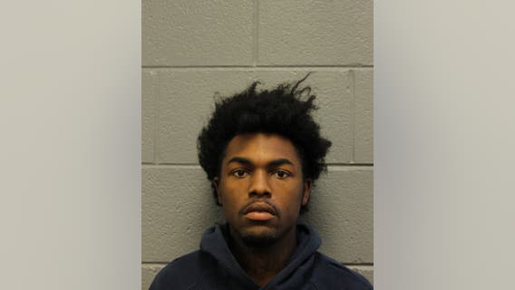 Chicago man exchanges gunfire with victim he tried to rob on CTA train platform: police