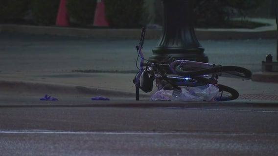 Vehicle strikes bicyclist in Niles, flees the scene: police