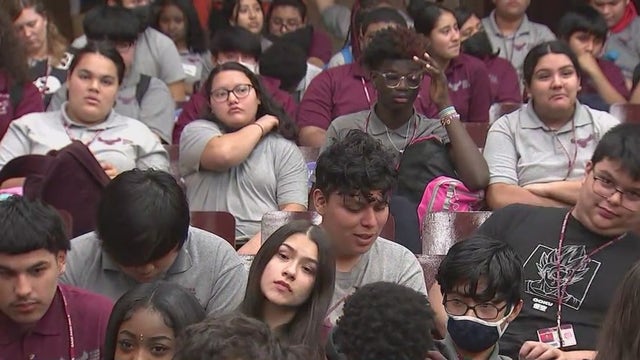 Chicago Public Schools recognized for increased graduation rate